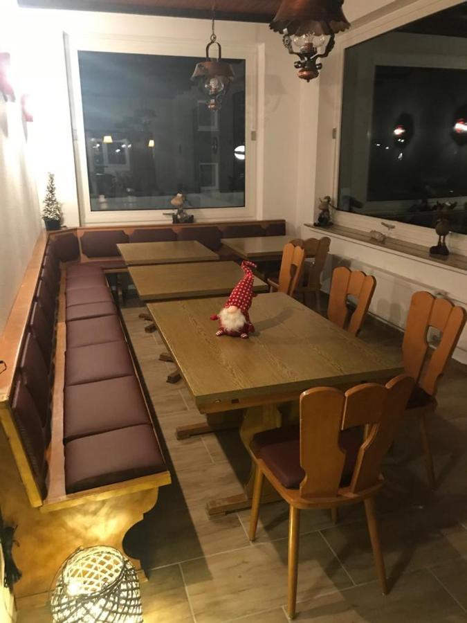 Haus Astenblick In Winterberg Fuer Bis Zu 35 Personen Fuer Wanderveranstaltungen Und Familienfeiern Bagian luar foto
