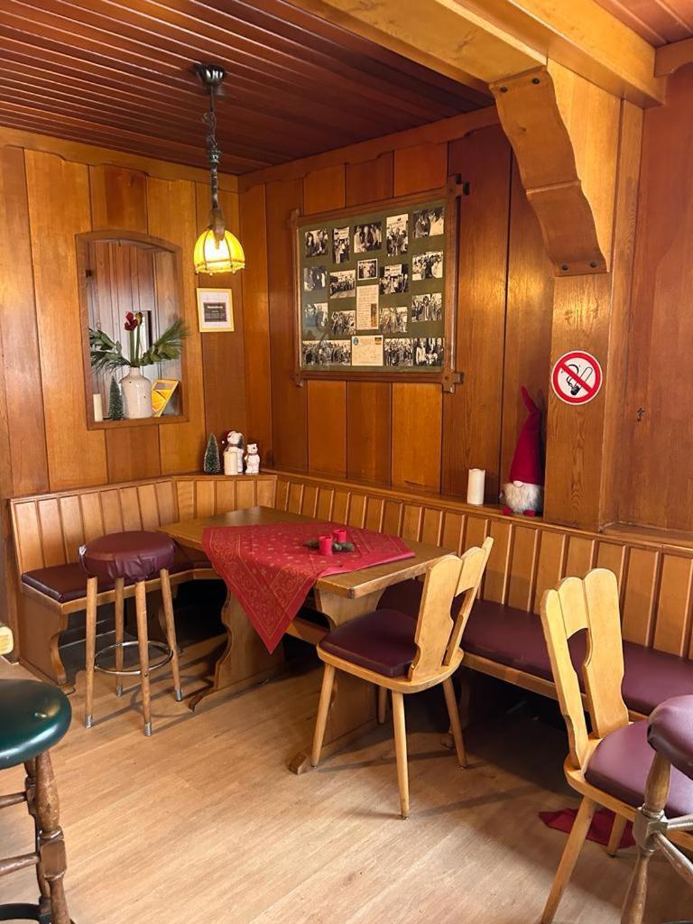 Haus Astenblick In Winterberg Fuer Bis Zu 35 Personen Fuer Wanderveranstaltungen Und Familienfeiern Bagian luar foto