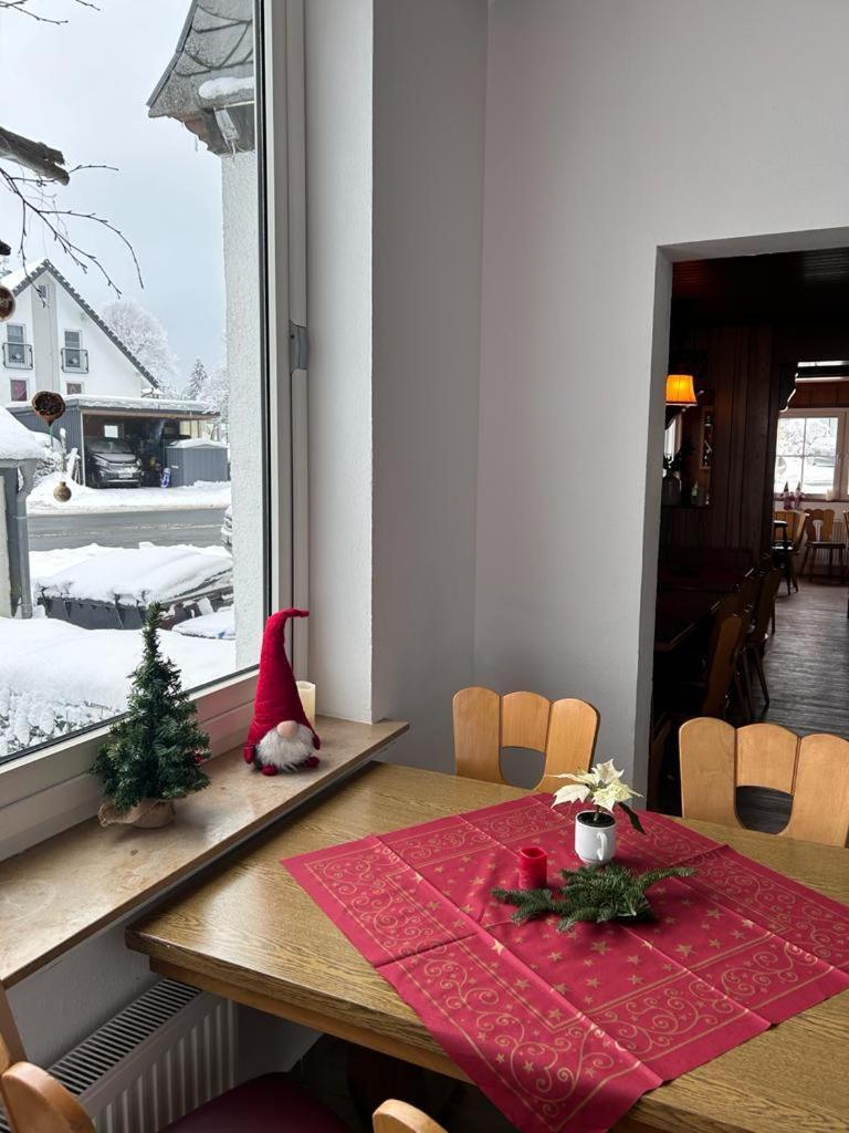 Haus Astenblick In Winterberg Fuer Bis Zu 35 Personen Fuer Wanderveranstaltungen Und Familienfeiern Bagian luar foto